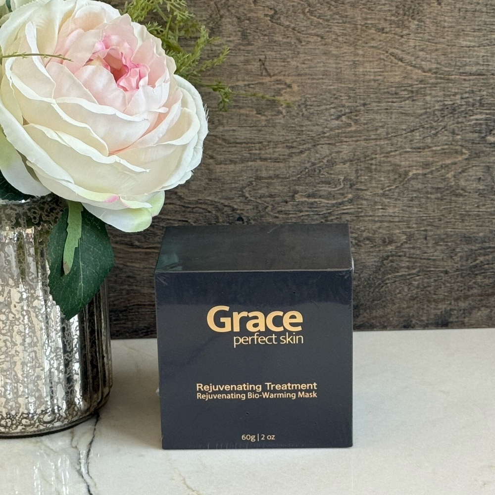 Rejuvenating Bio-Warming Mask - Black